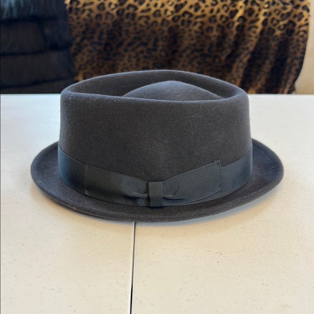 Stylish Gray Felt Fedora Hat
